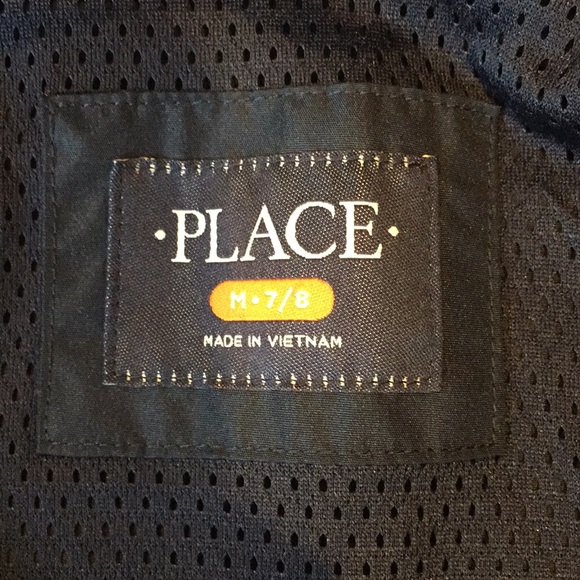 Children’s Place windbreaker - Picture 2 of 4
